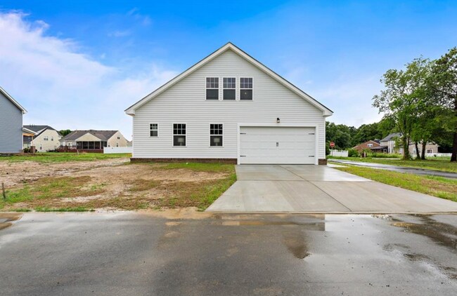 Building Photo - 1001 Hillpoint Rd