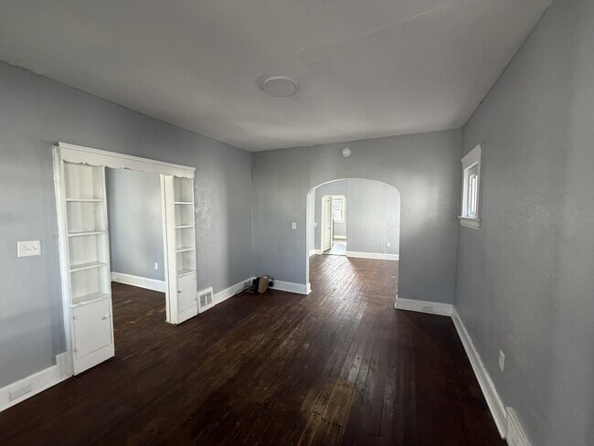 Building Photo - 3586 W 47th St