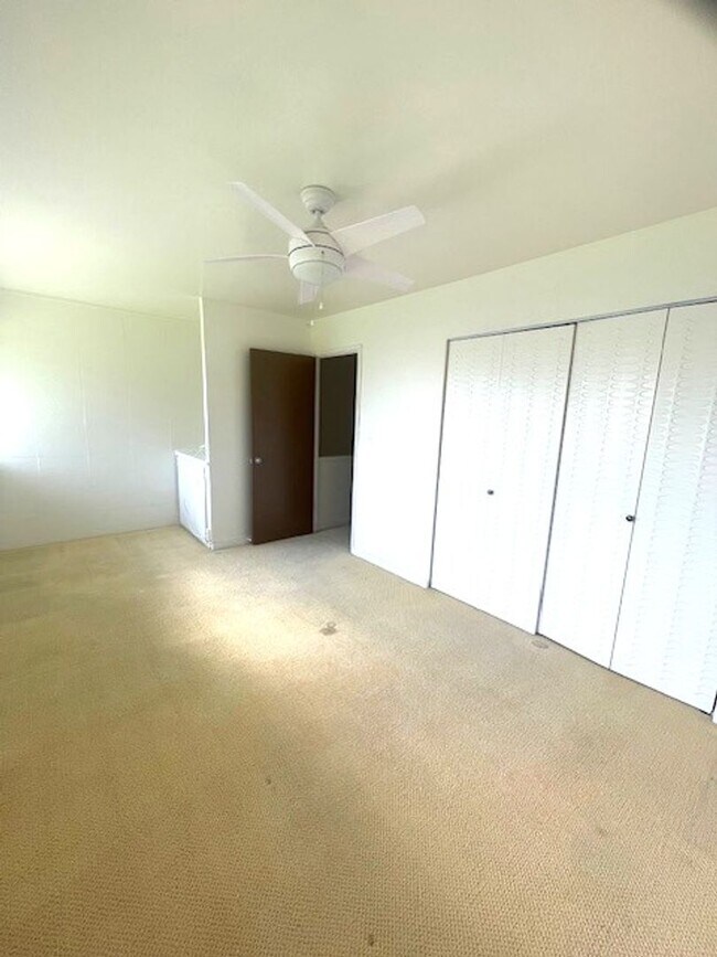 Building Photo - 2 Bed/ 2 Bath/ 2 Parking unit In Honolulu