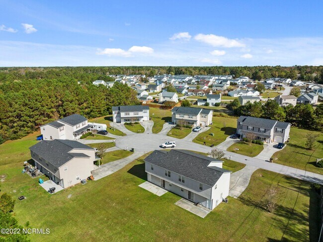 Building Photo - 104 E Coopers Ct