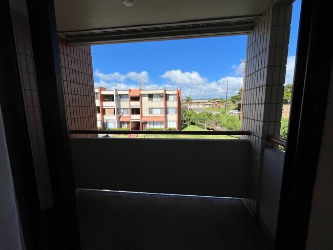 Building Photo - Acacia Park (Pearl City) - 2 bedrooms, 1 bathroom, 1 parking, AC, full size washer/dryer