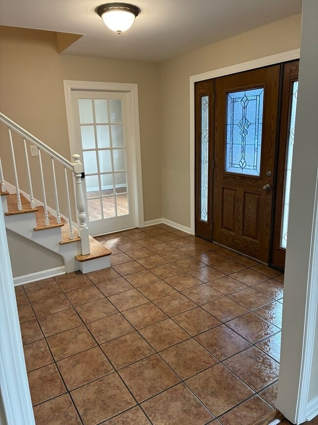 Building Photo - 127 Hickory Rd