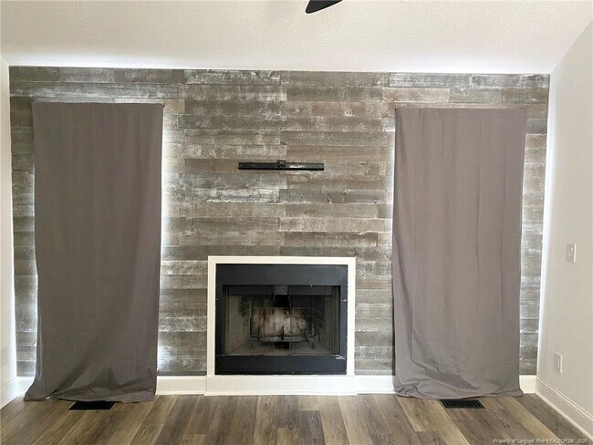 Building Photo - 5715 Walkabout Rd