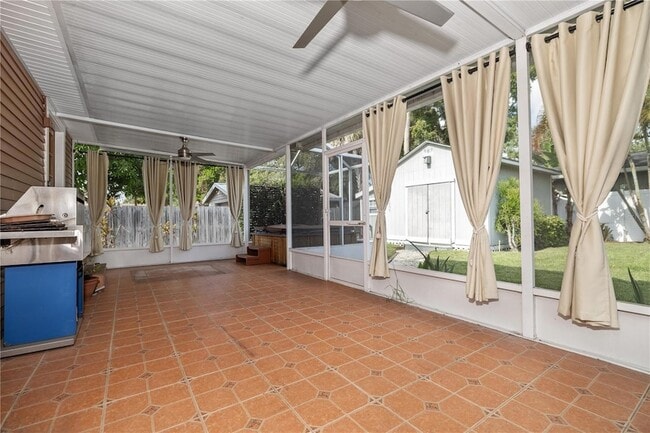 Building Photo - 227 W Fern St