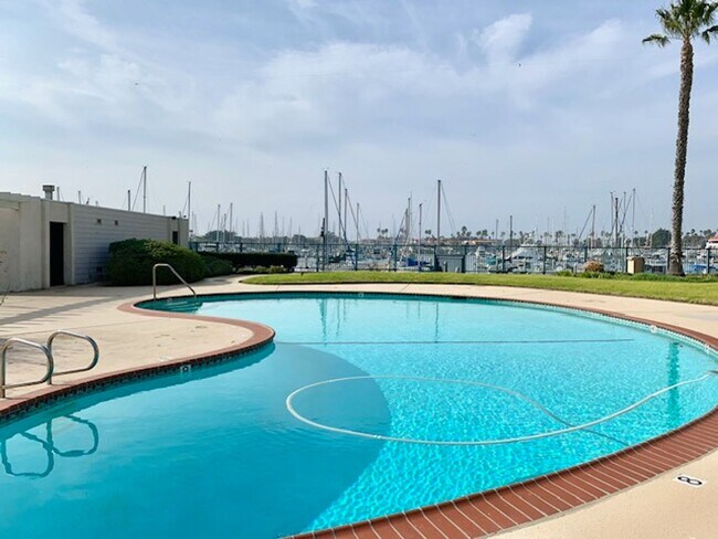 Building Photo - Top-Floor Condo with Marina Views – 1 Bed ...