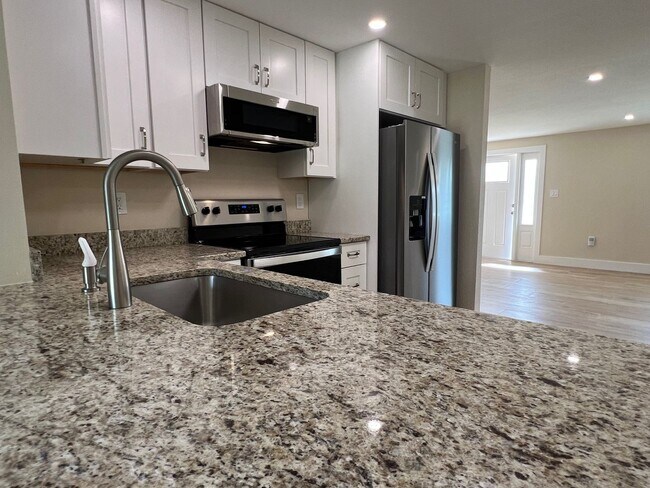 Building Photo - 2 br, 2 bath House - 190 Norfolk Avenue