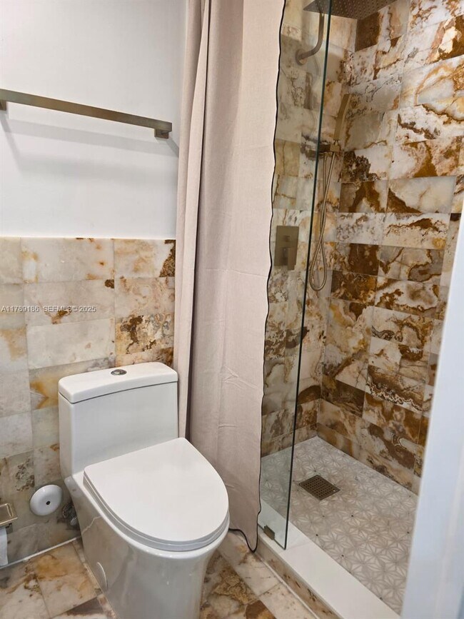 Building Photo - 760 Euclid Ave