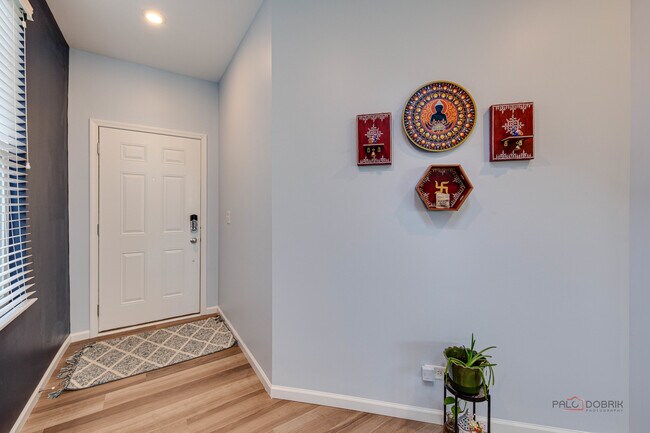 Building Photo - 573 Watercress Dr