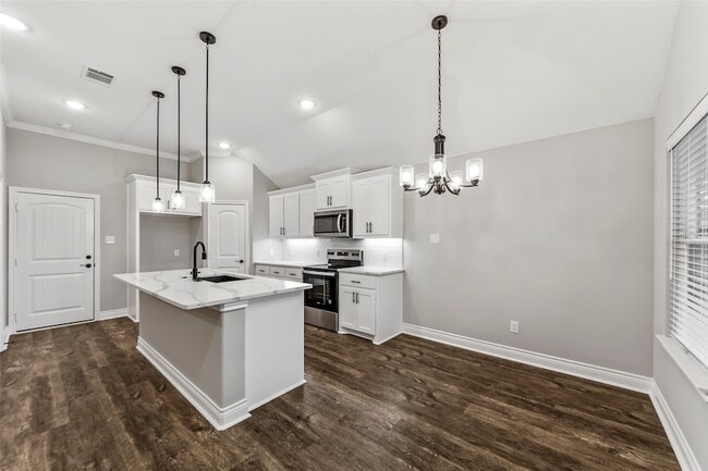Building Photo - 1301 Brad Kellar Dr