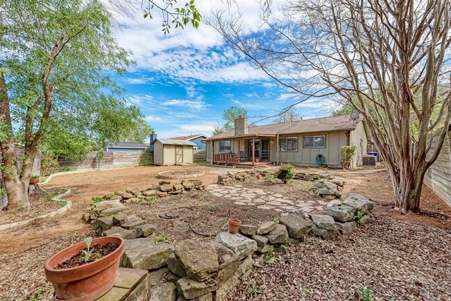 Building Photo - 2804 Sissinghurst Dr