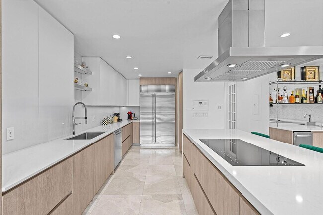 Building Photo - 6124 Paradise Point Dr