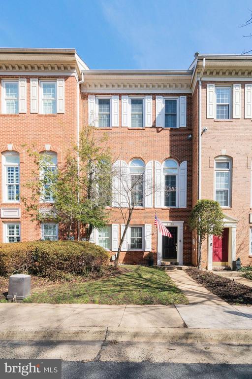 Building Photo - 4655 Lambert Dr