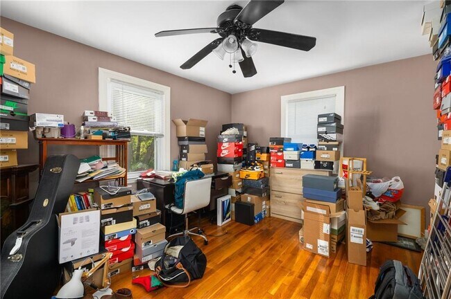 Building Photo - 61 School St