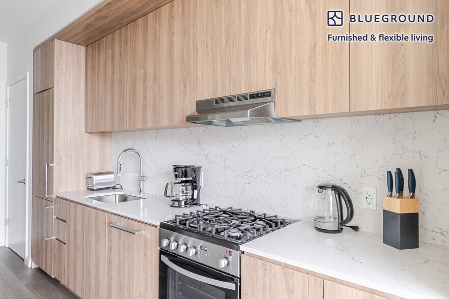 Building Photo - 1000 S Michigan Ave