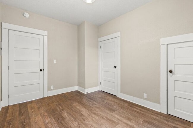 Building Photo - 5530 N Haight Ave