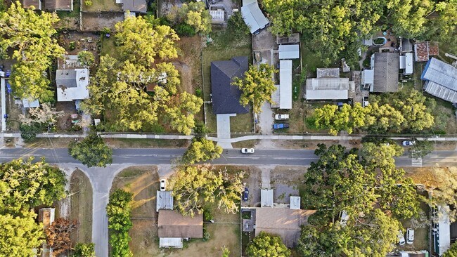 Building Photo - 2205 E 148th Ave