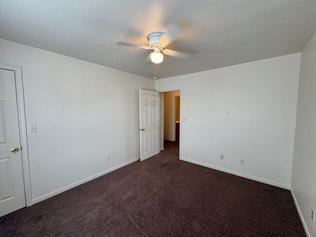 Building Photo - 3805 Ys Pak Ct