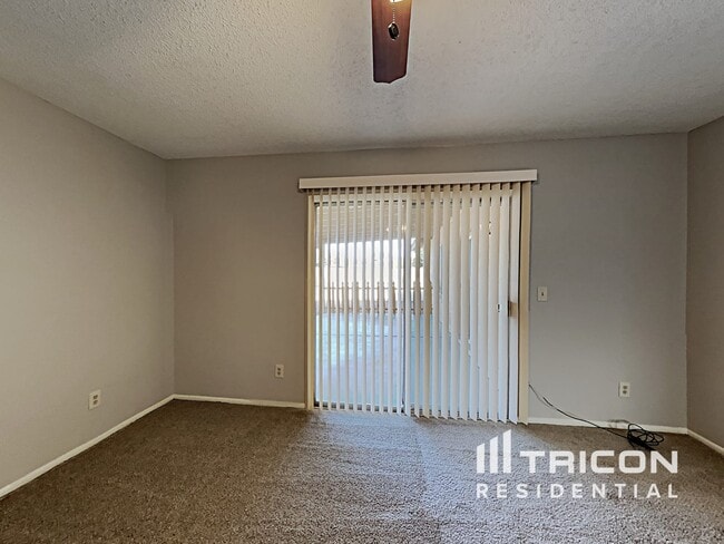 Building Photo - 11222 N 80th Dr
