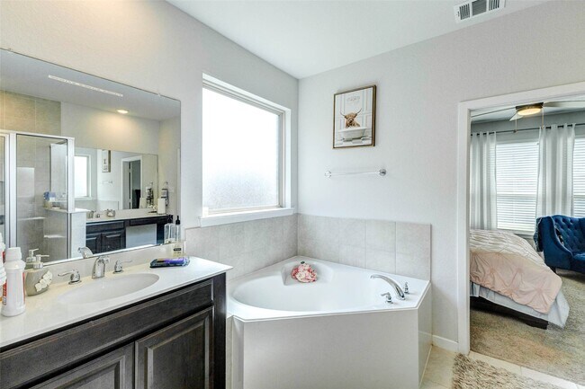 Building Photo - 27985 Seger Bnd Trl