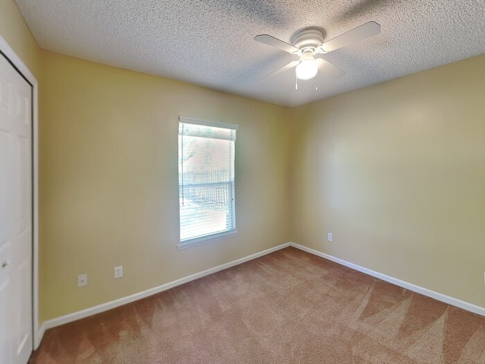 Building Photo - 801 MacKenzie Cir