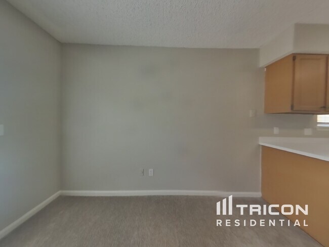Building Photo - 7774 Oregano Ct