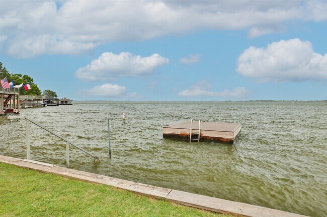 Building Photo - 14874 Cygnus Ct