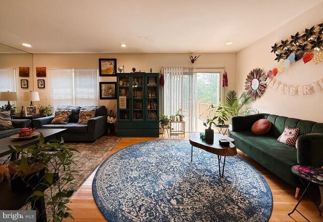 Building Photo - 7136 Swansong Wy