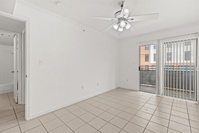 Building Photo - 501 W 26th St