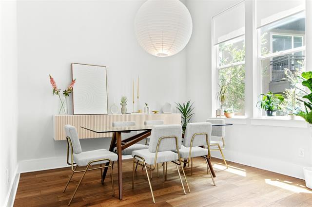 Building Photo - 381 E Greenbriar Ln