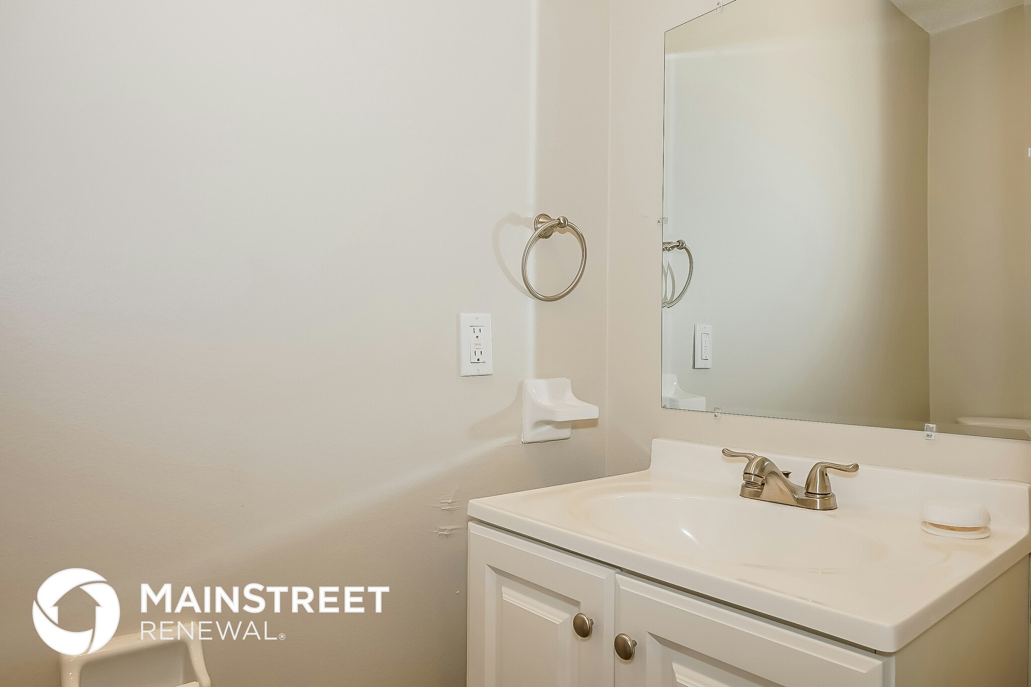 Building Photo - 38 Woodlake Dr