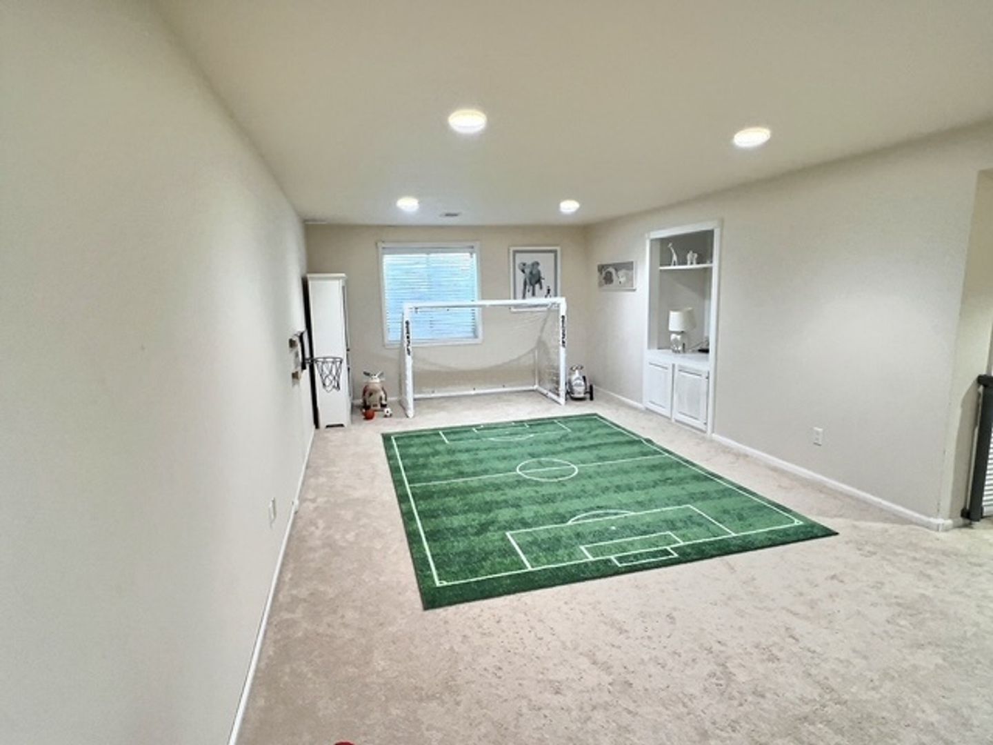 Building Photo - 318 Clare Dr