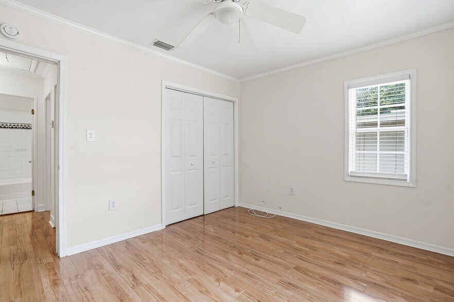Building Photo - 1262 Woodlawn Ter