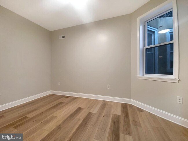 Building Photo - 5860 Osage Ave