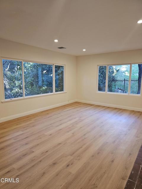 Building Photo - 9682 Hillhaven Ave