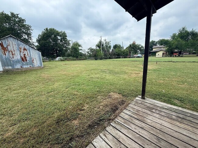 Building Photo - 810 N 12th St