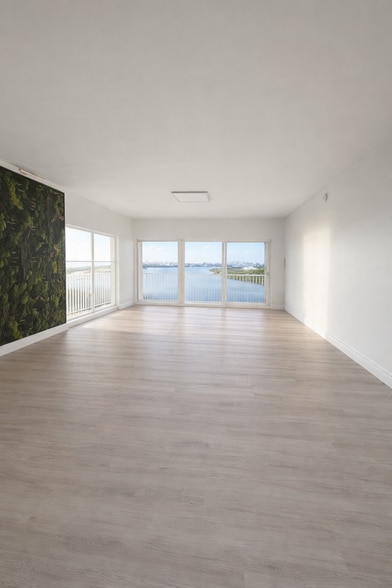 Building Photo - 300 Bayview Dr