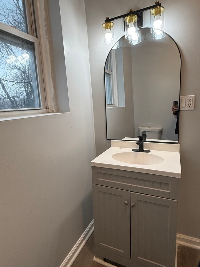 Building Photo - 423 Scott St