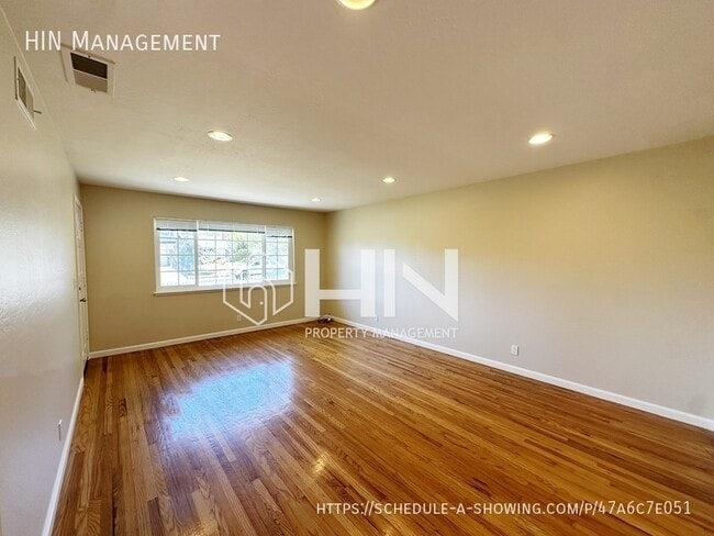 Building Photo - 642 Vesper Ave