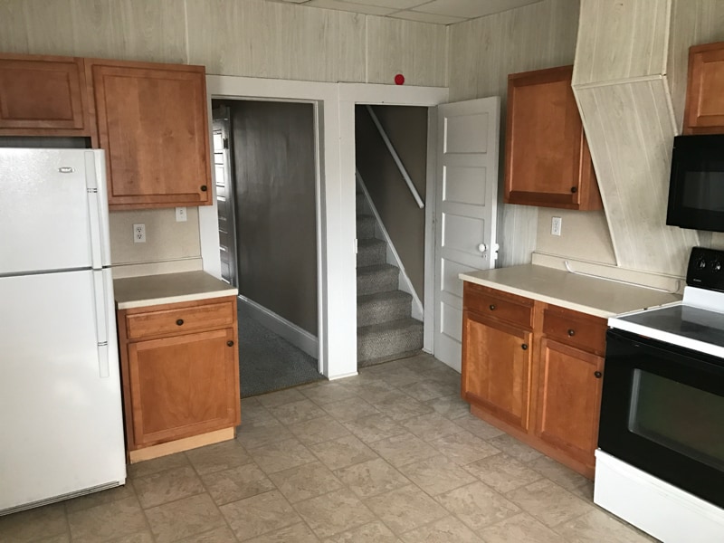 Building Photo - 130 Mooney St