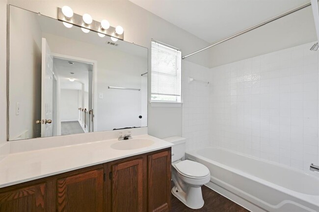 Building Photo - 14721 Yora Dr