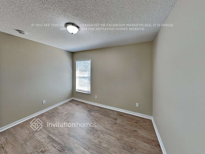 Building Photo - 1911 Summit Oaks Cir