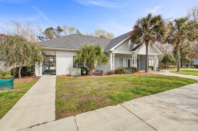 Building Photo - 2494 Etiwan Ave