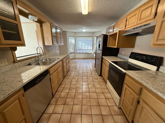 Building Photo - Coming Soon: Huge Living Area, Storage Shed, Fenced Yard 3 bedroom Home