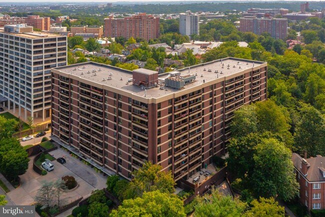 Building Photo - 4100 N Charles St