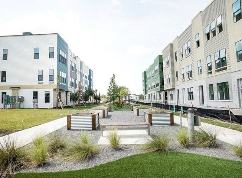 Building Photo - 2353 Brix St