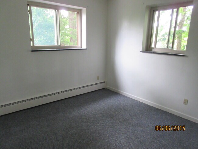 Building Photo - 524 Imo Dr