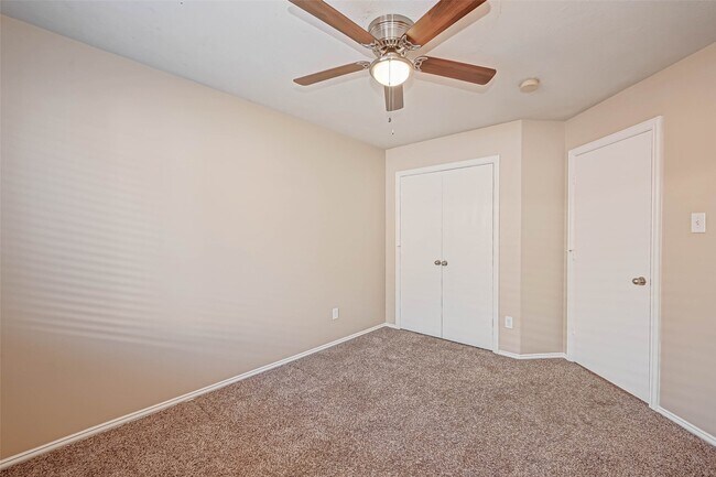 Building Photo - 4727 Wind Trace Dr
