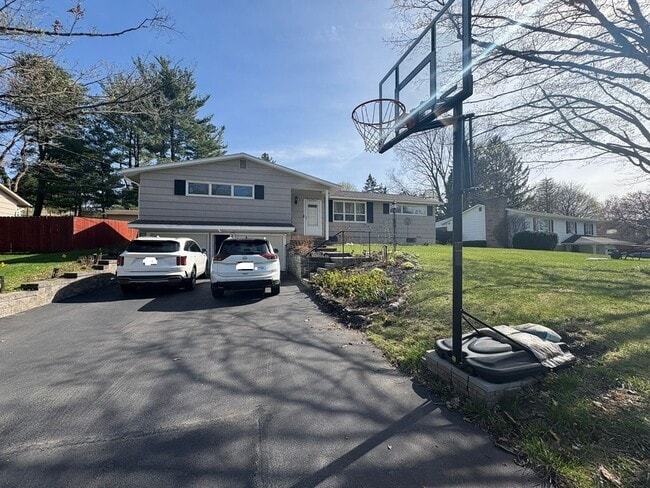 Primary Photo - 121 Margo Ln