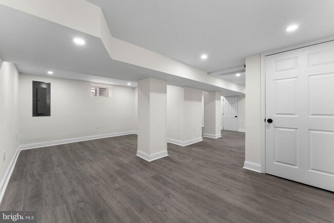 Building Photo - 509 McCabe Ave