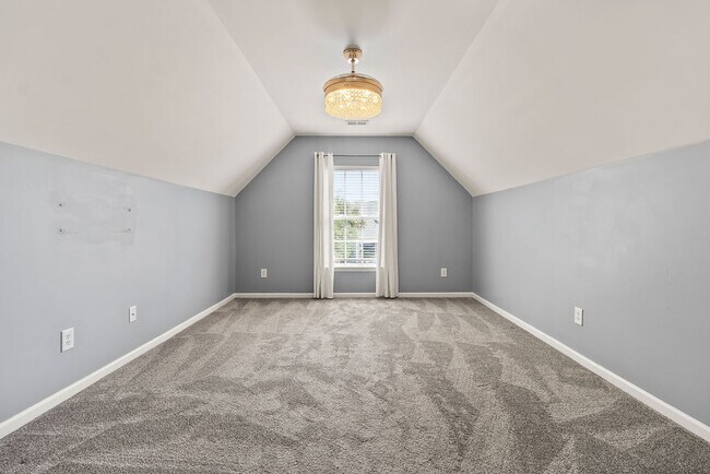 Building Photo - Winslow Home